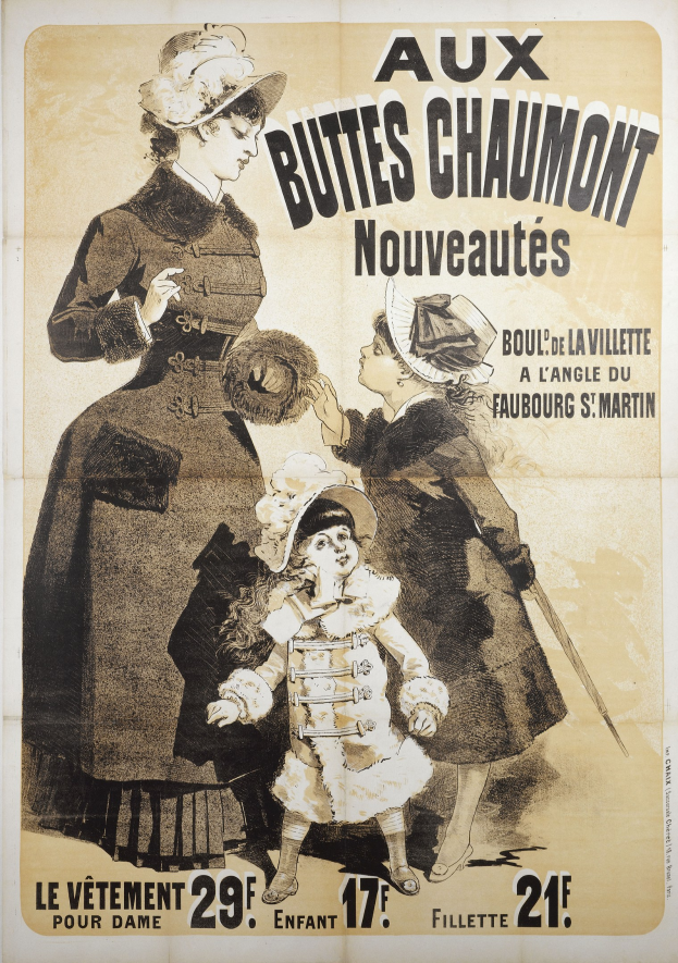 Ein Plakat für eine Modenschau, das eine Frau in einem langen, hochgeschlossenen Kleid mit langen Ärmeln und ein Kind in einem passenden Kleid und Hut zeigt, die eng beieinanderstehen und in die Ferne schauen.