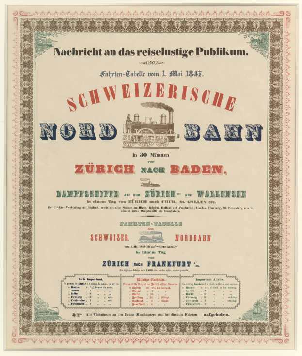 Plakat mit einem Zug in der Mitte, mit "Schweizerische Nordbahn in Baden, Germany" in fetter schwarzer Schrift auf einem hellgelben Hintergrund mit schwarz-weißem Karomuster und dekorativem Rahmen.