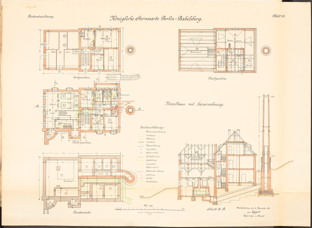 Altes Buch mit detaillierten architektonischen Plänen und Text für das ursprüngliche Königliche Hermwerk Berlin-Baklberg-Gebäude.