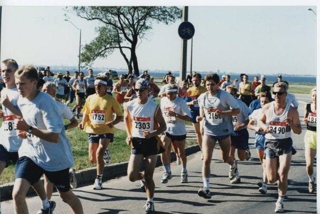 Nächster Stundenlauf am Freitag mit Wasserbrause auf der Tartanbahn