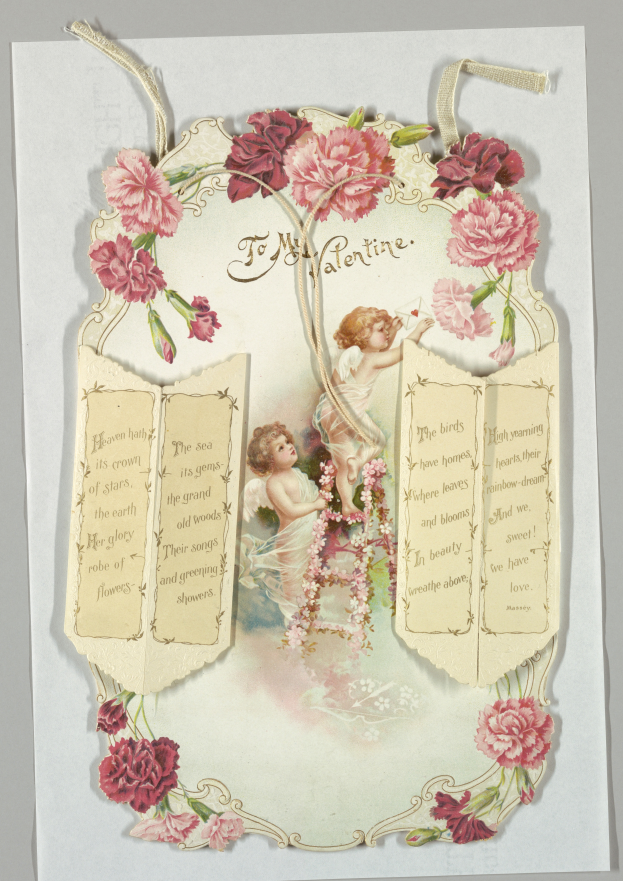 Eine altmodische Valentinstagskarte mit zwei Cherubim, die nebeneinander stehen, wobei einer ein Buch hält, umgeben von Rosen, Gänseblümchen und Lilien, mit der Aufschrift "Valentinstag".