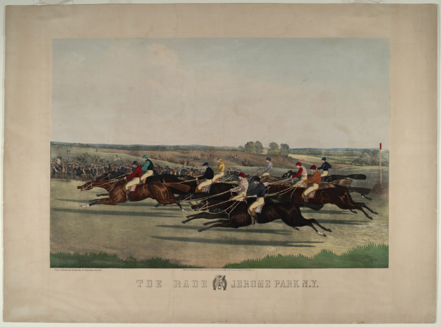 Gruppe von Menschen, die auf Pferden reitet, auf einer grünen Wiese mit Bäumen und einem klaren blauen Himmel im Hintergrund, Text unten lautet "Das Rennen im Jerome Park, New York".